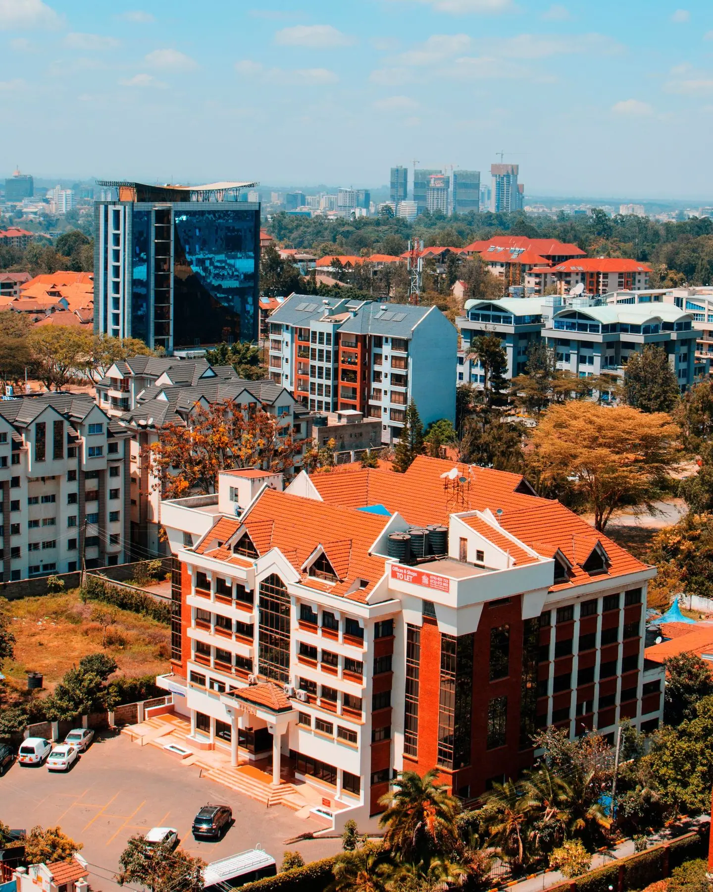 Nairobi and the road, arrival and transfer, Entebbe arrival, 8-Day Uganda Primates & Murchison Falls